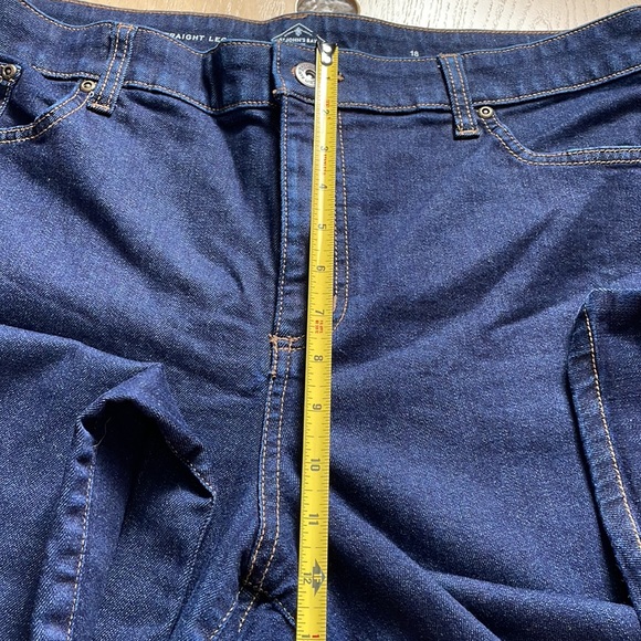 St. john's Bay straight Leg Jeans size 18/41.5"Long /20.5" waist - Picture 3 of 11